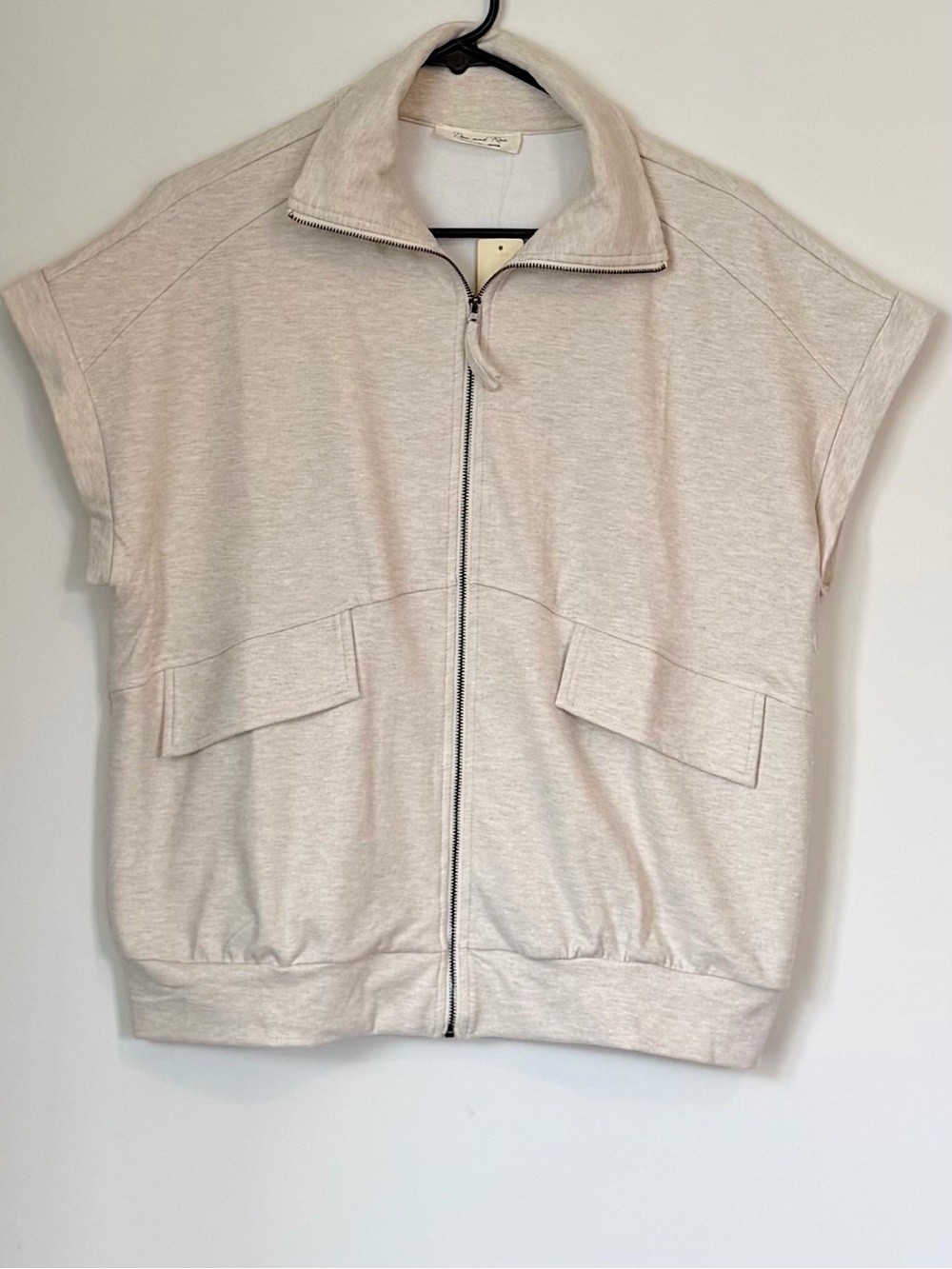 NWT Doe and Rae Light Beige Zip-Front Short Sleeve Sweatshirt - Size: Medium